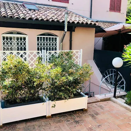 Villetta Rosa Portoverde A Due Passi Dal Mare Lägenhet Misano Marina
